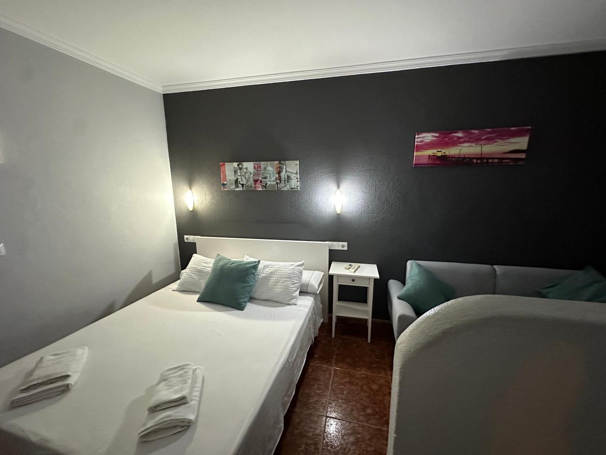 Hotel Hostal Tarik à Tarifa Extérieur photo
